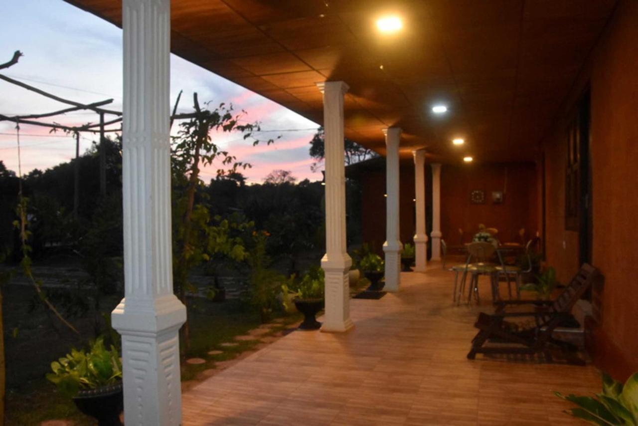 Meegahapokuna Resort Anurâdhapura Extérieur photo