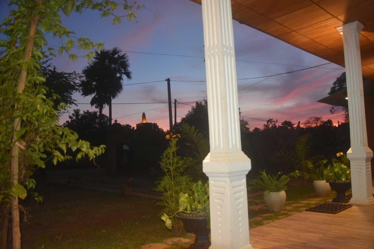 Meegahapokuna Resort Anurâdhapura Extérieur photo