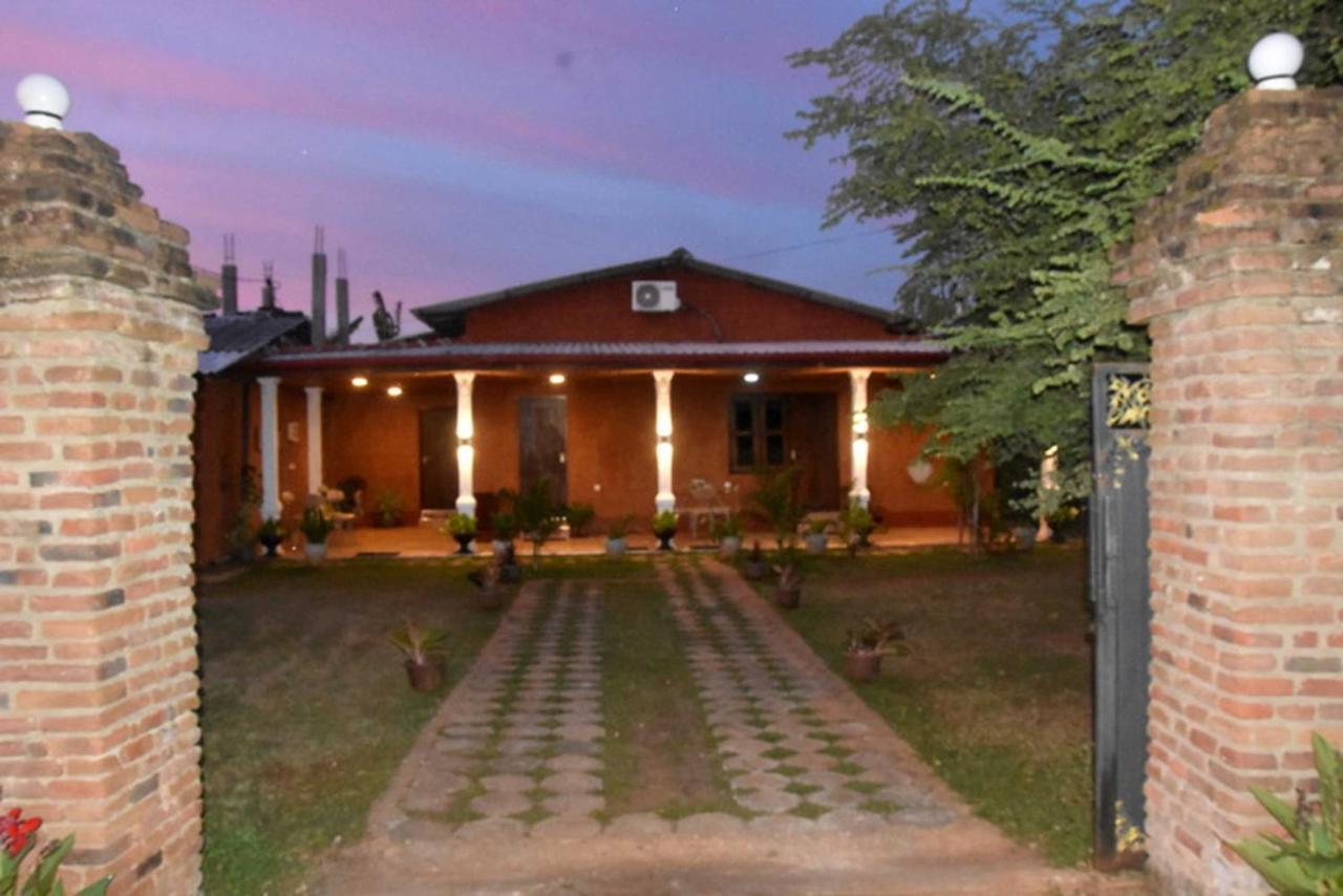 Meegahapokuna Resort Anurâdhapura Extérieur photo