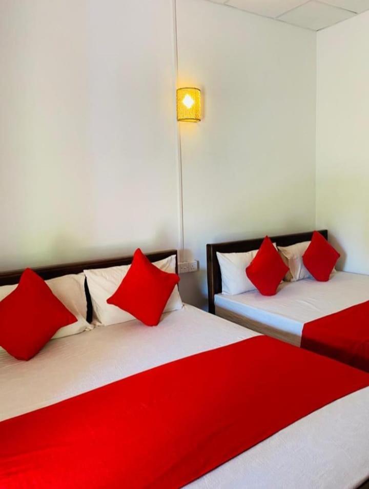 Meegahapokuna Resort Anurâdhapura Extérieur photo