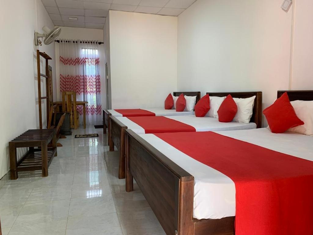 Meegahapokuna Resort Anurâdhapura Extérieur photo