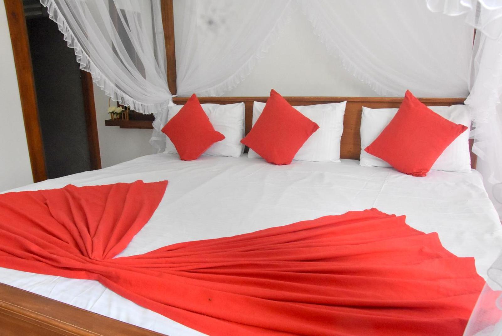 Meegahapokuna Resort Anurâdhapura Extérieur photo